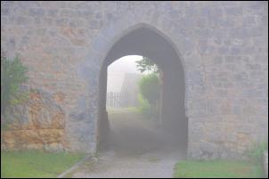 Ancien prèsbytère lors d'un matin brumeux